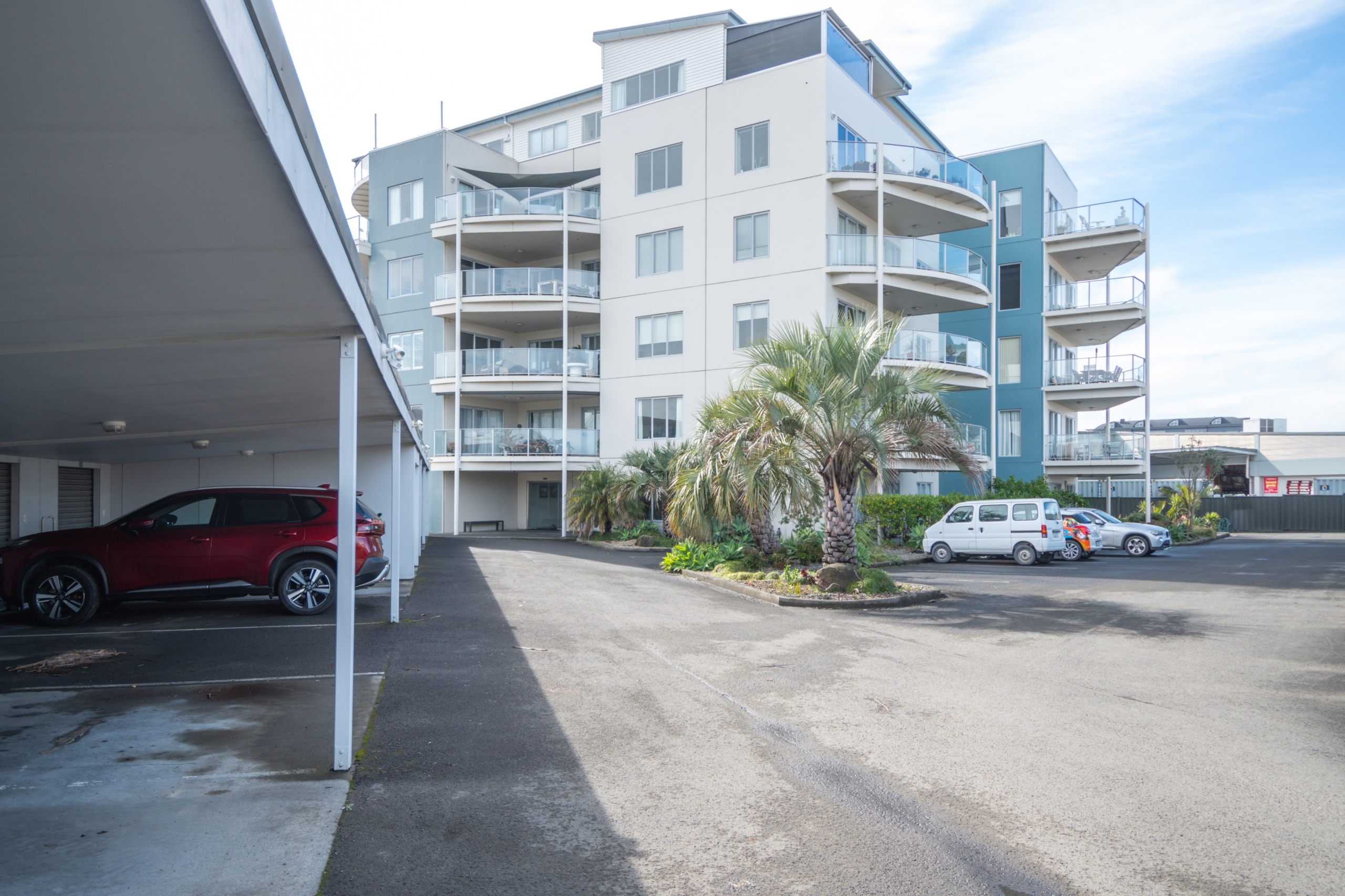 High end apartment with multiple views!